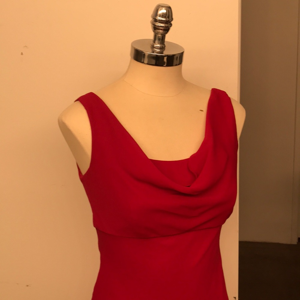 Beautiful red evening gown - Picture 2 of 4